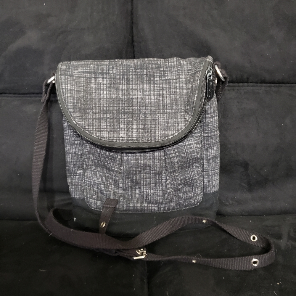 Black cross hatch crossbody